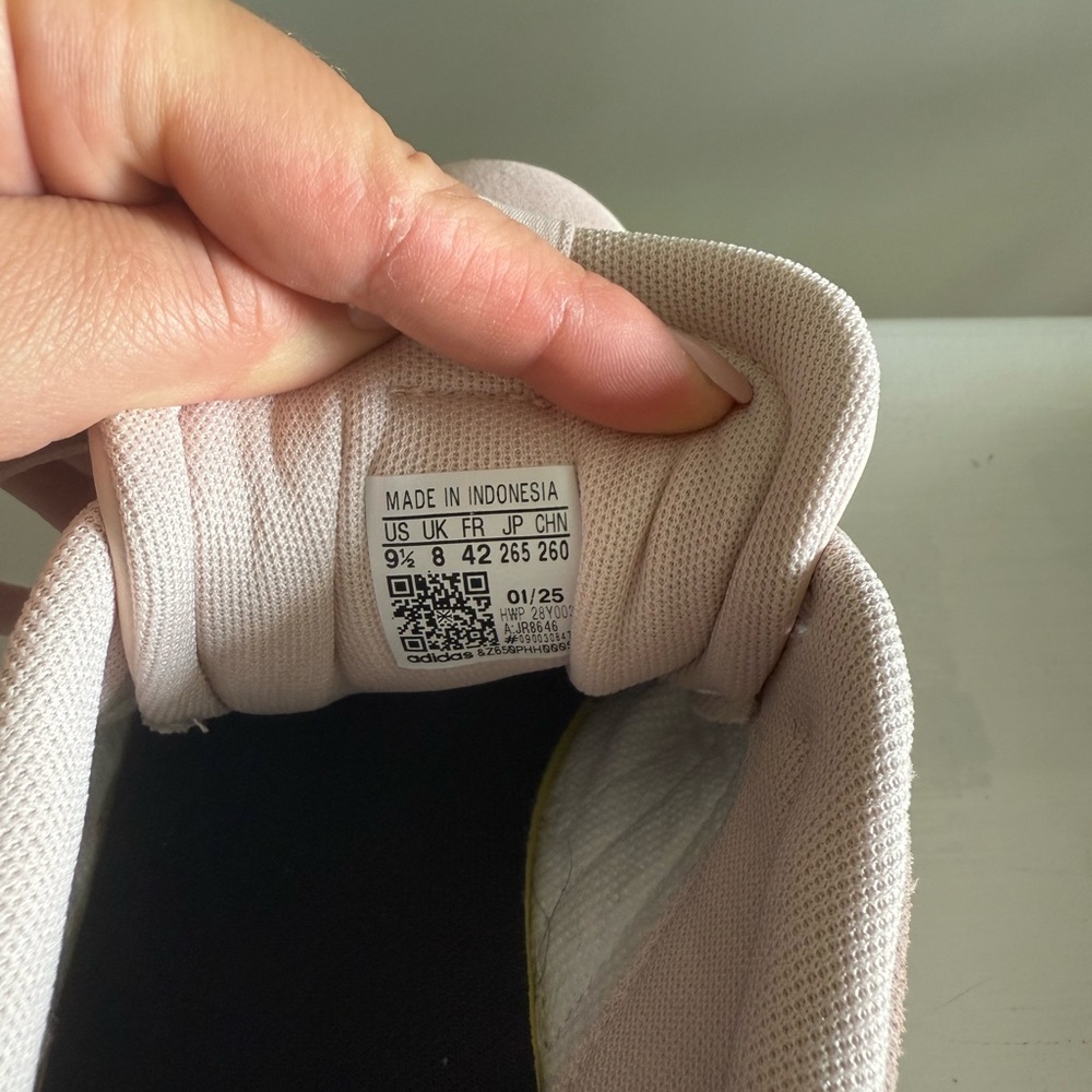 Adidas trainers - Picture 4 of 5